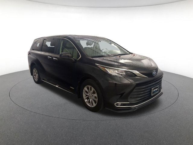 Used 2021 Toyota Sienna XLE Passenger Van