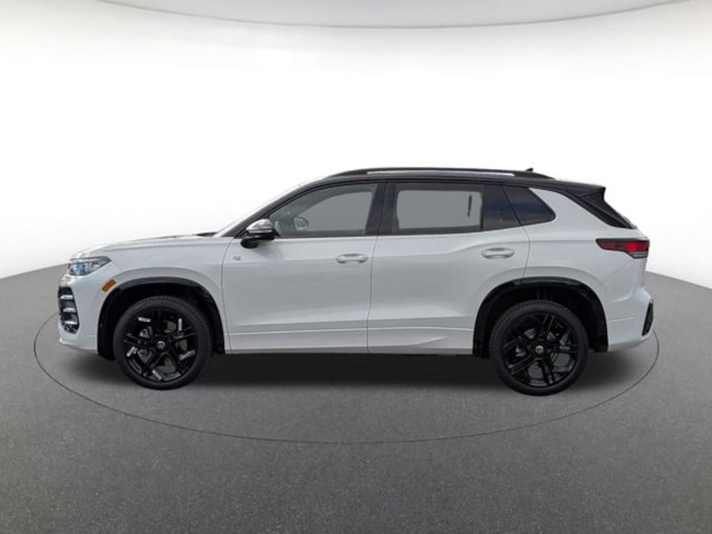 New 2026 Volkswagen Tiguan SE R-Line Black SUV