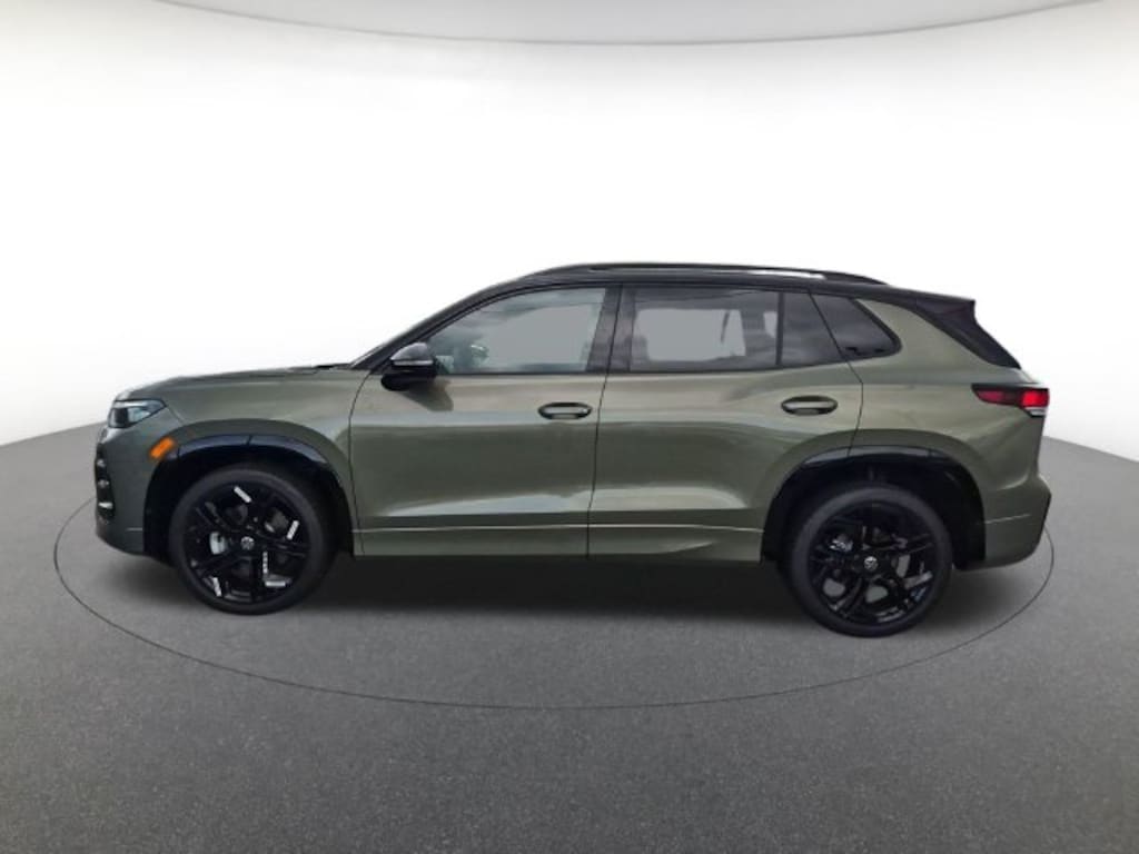 New 2026 Volkswagen Tiguan SE R-Line Black SUV