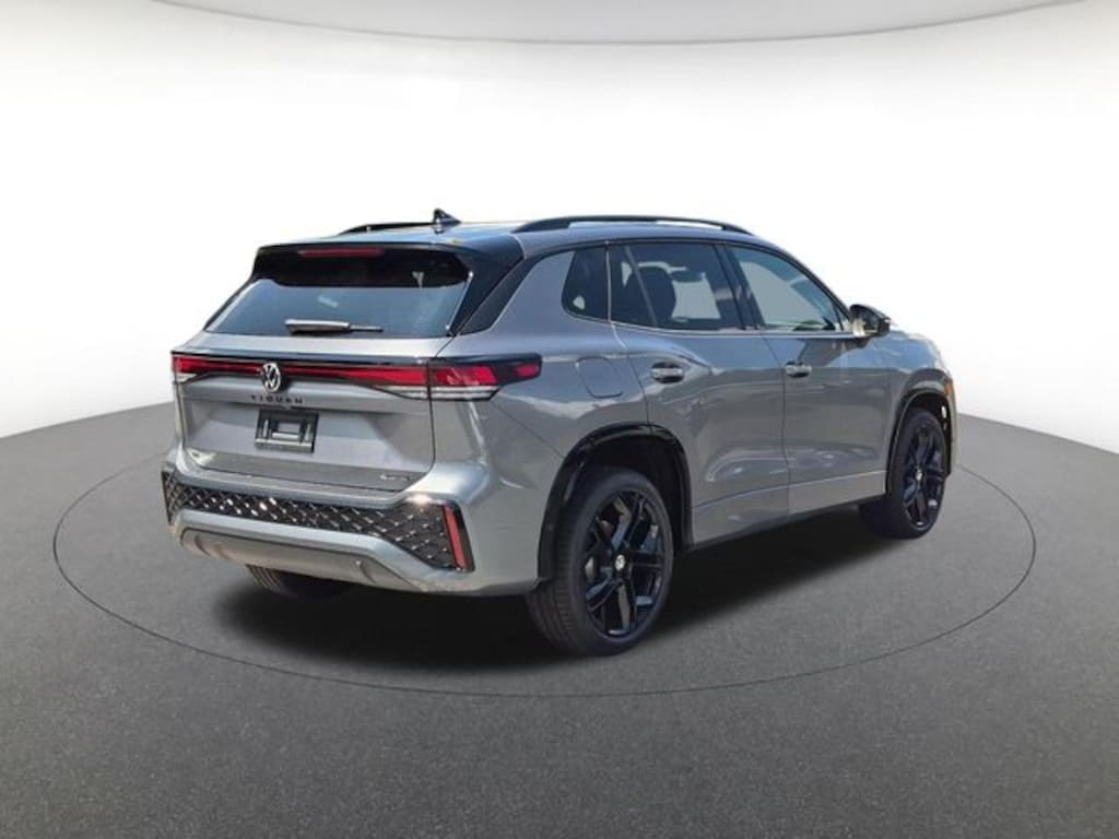 New 2026 Volkswagen Tiguan SE R-Line Black SUV