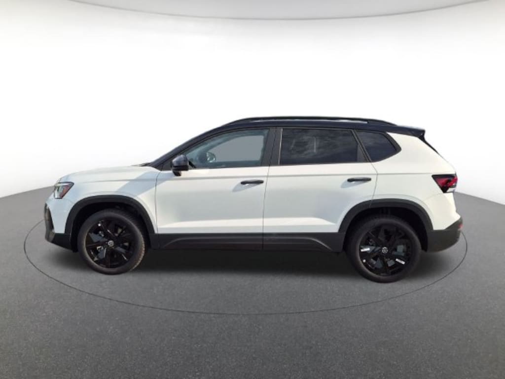 New 2027 Volkswagen Taos 1.5T SE Black SUV