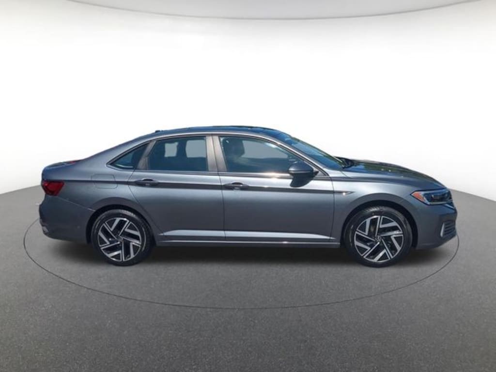 Used 2023 Volkswagen Jetta 1.5T SEL Sedan