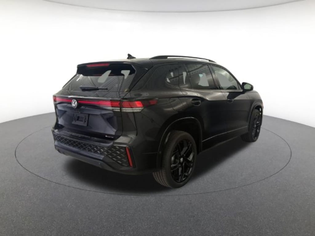New 2026 Volkswagen Tiguan SE R-Line Black SUV