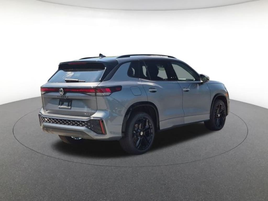 New 2026 Volkswagen Tiguan SE R-Line Black SUV