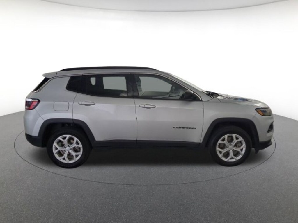 Used 2024 Jeep Compass Latitude SUV