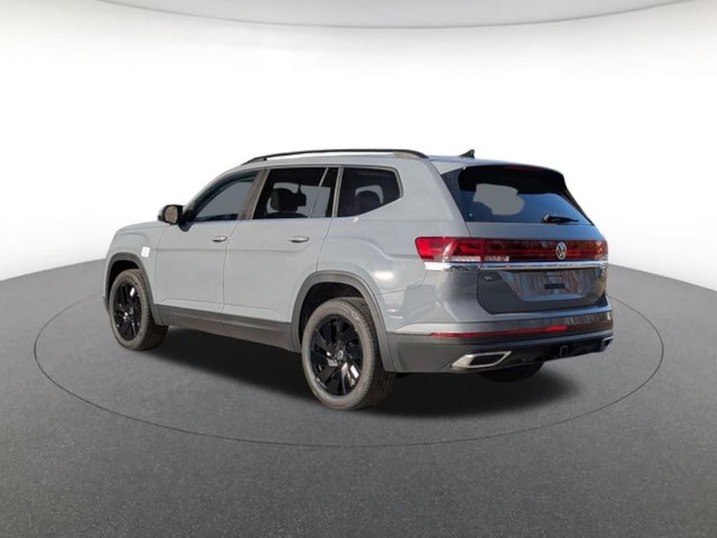 New 2026 Volkswagen Atlas SE w/Technology SUV