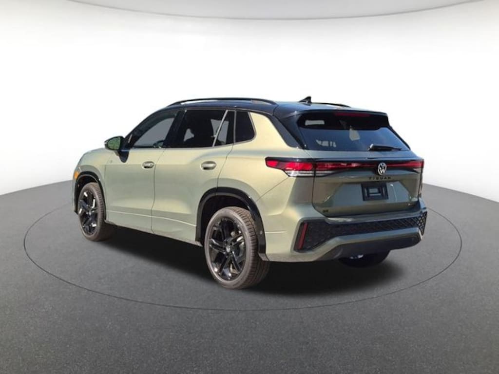 New 2026 Volkswagen Tiguan SE R-Line Black SUV