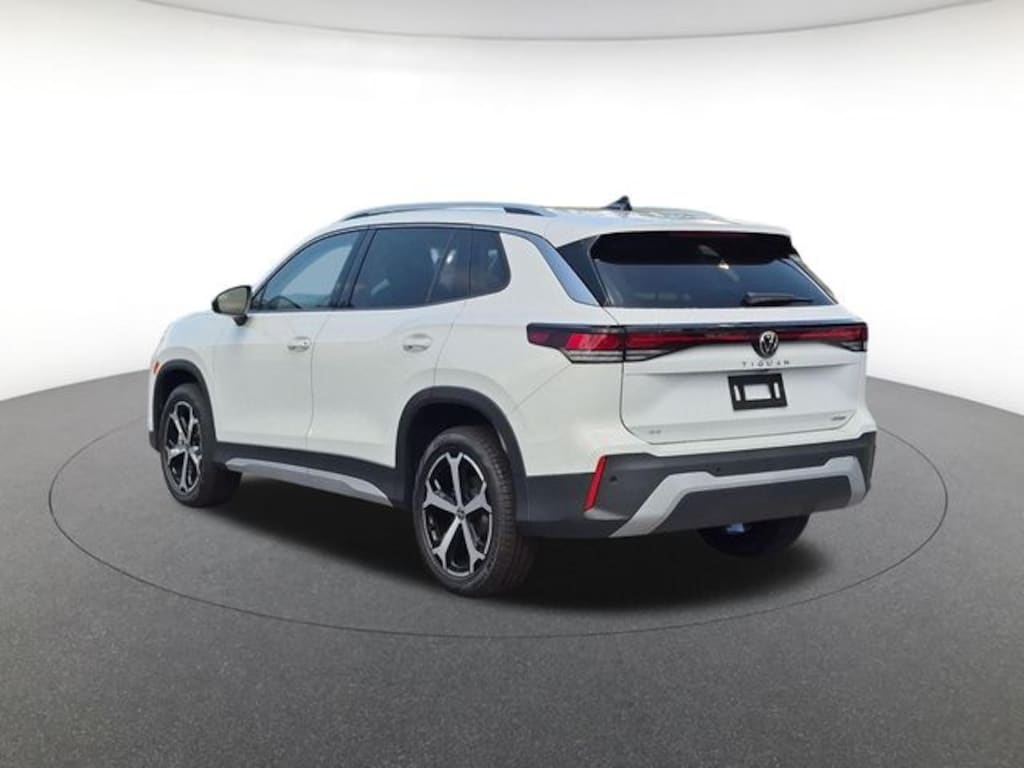 New 2026 Volkswagen Tiguan SE SUV