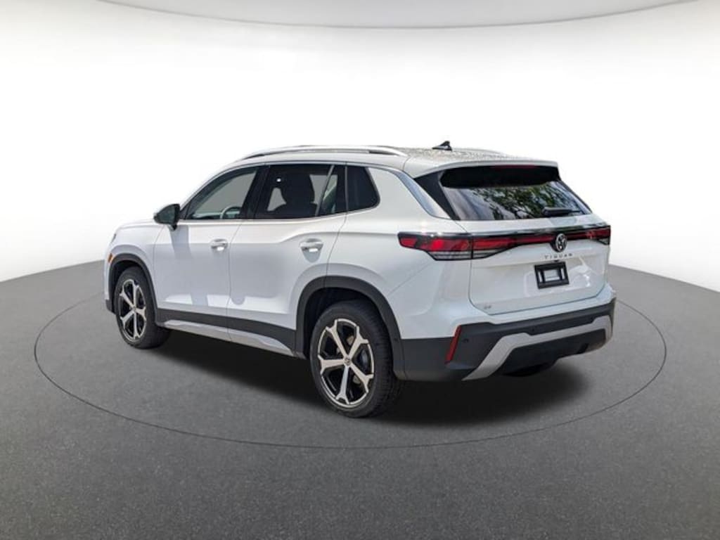 New 2026 Volkswagen Tiguan SE SUV