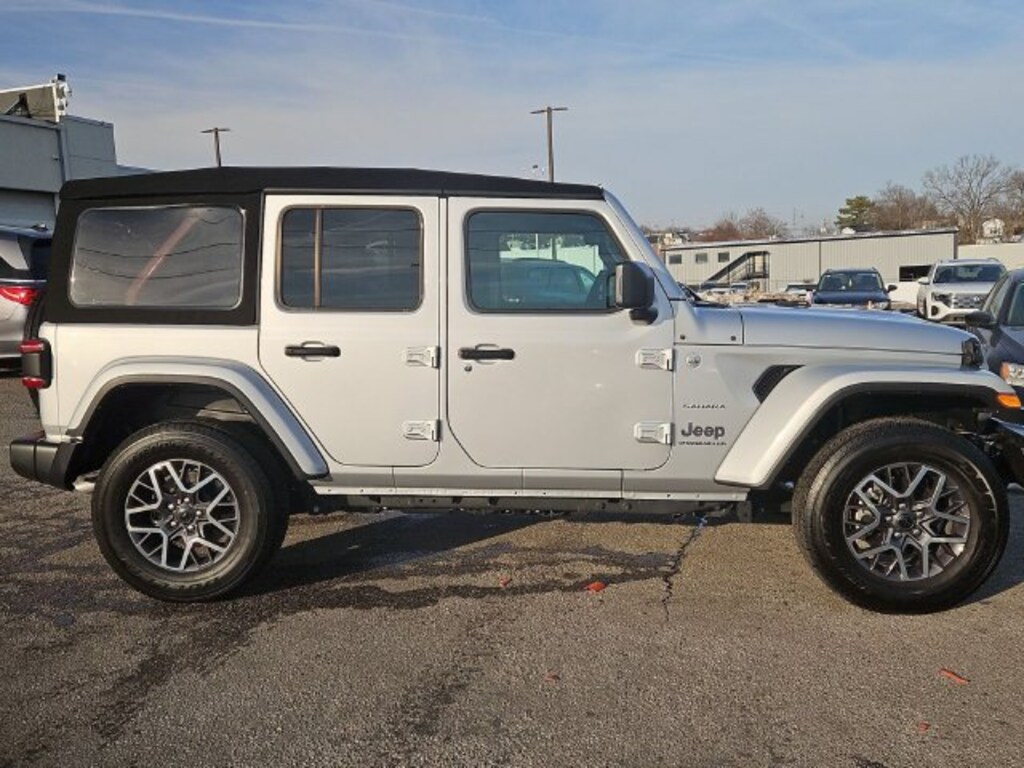 Used 2024 Jeep Wrangler Sahara SUV