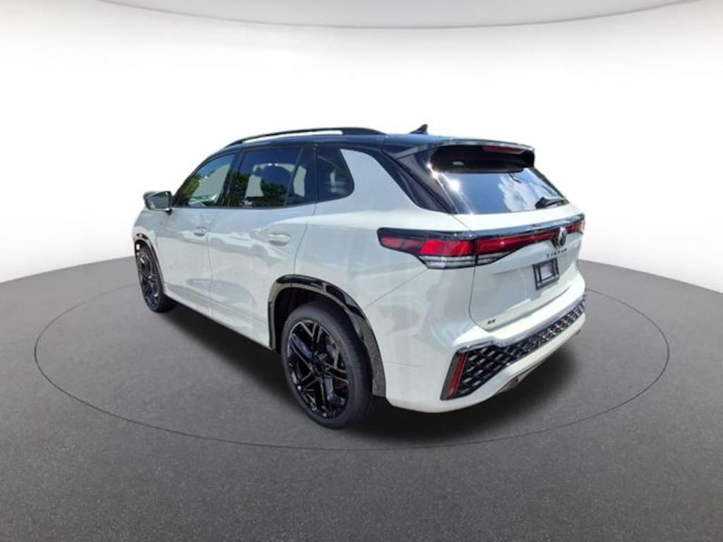 New 2026 Volkswagen Tiguan SE R-Line Black SUV
