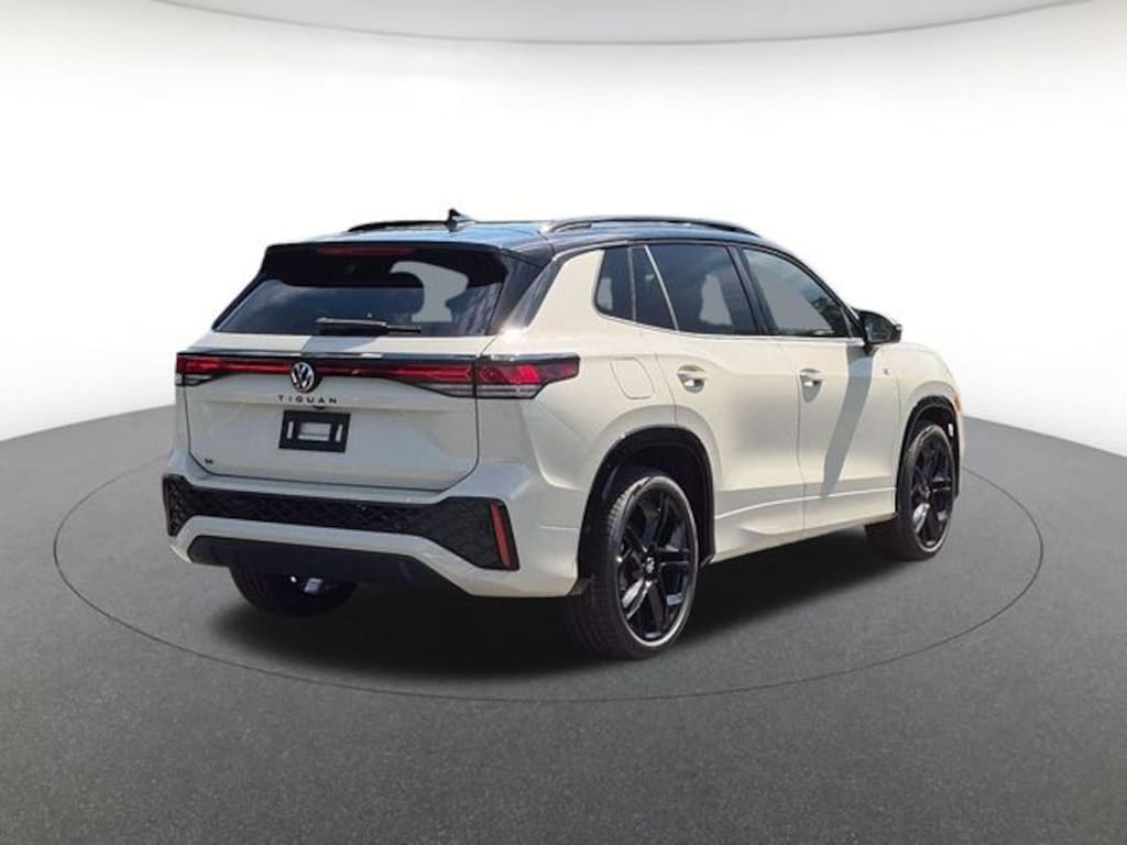 New 2026 Volkswagen Tiguan SE R-Line Black SUV
