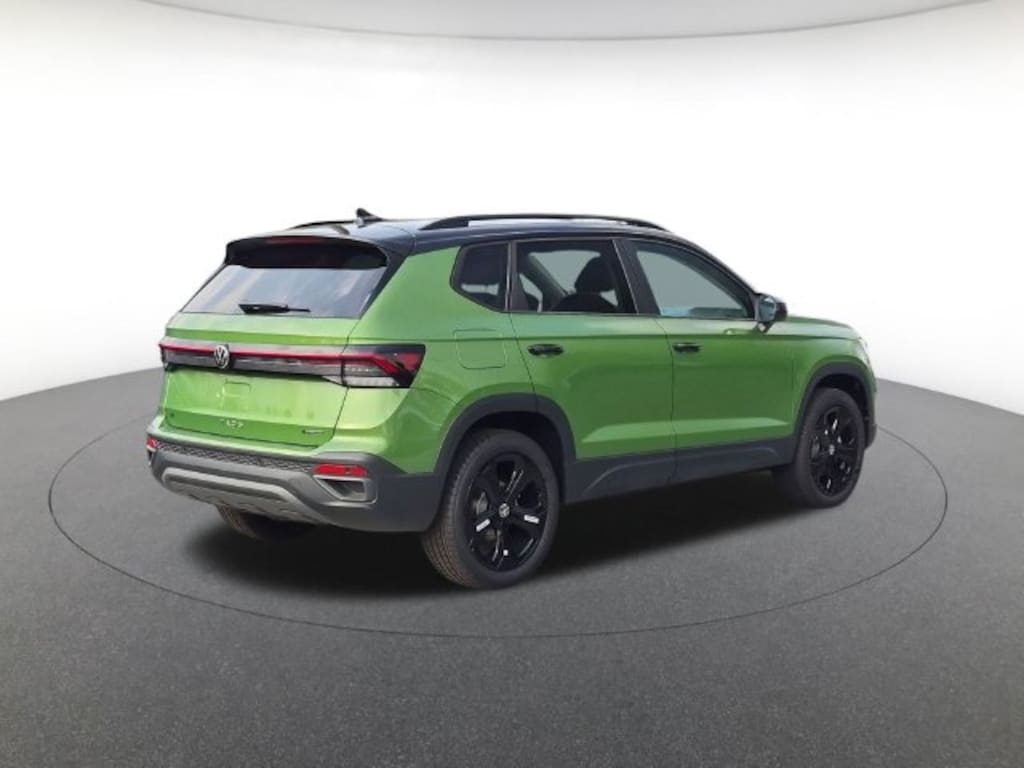 New 2027 Volkswagen Taos 1.5T SE Black SUV