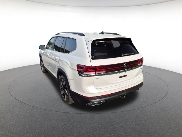 2026 Volkswagen Atlas SE w/Tech - Photo 2