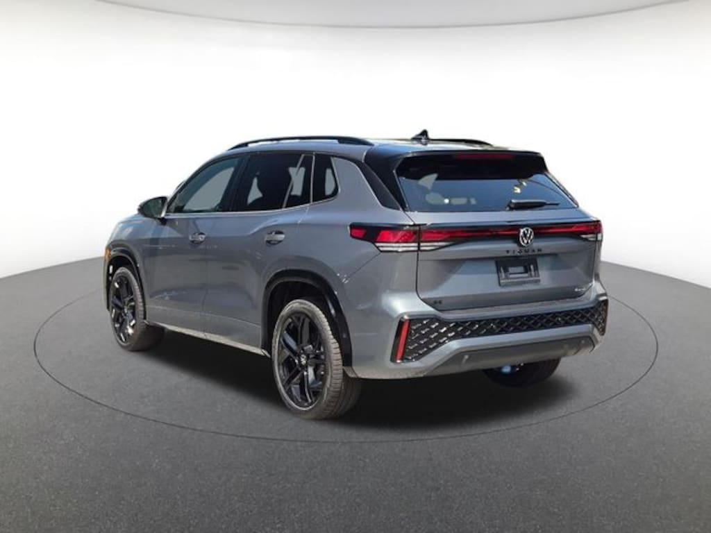 New 2026 Volkswagen Tiguan SE R-Line Black SUV