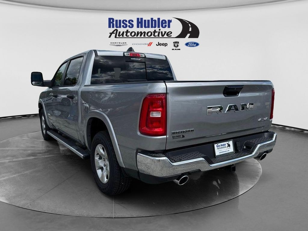 New 2025 Ram 1500 BIG HORN CREW CAB 4X4 5'7 BOX Pickup