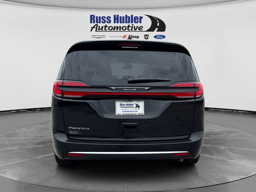 New 2027 Chrysler Pacifica SELECT Passenger Van