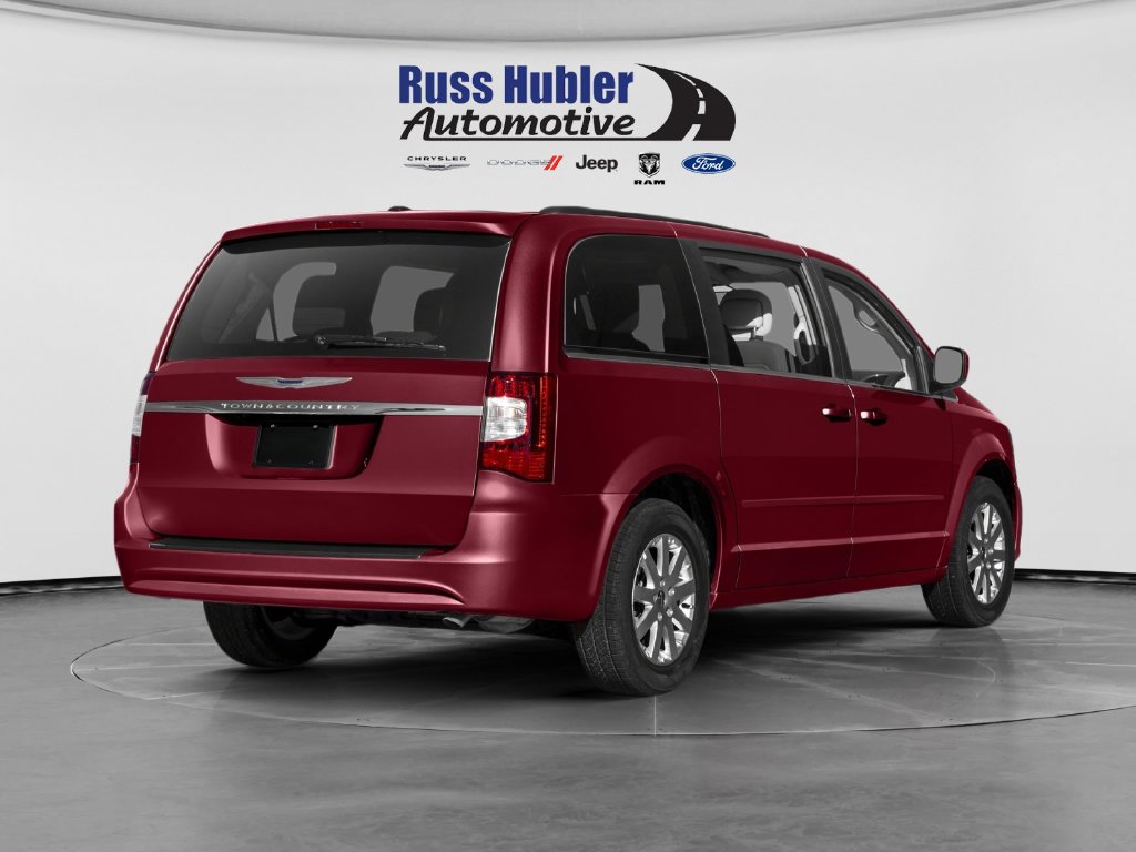 Used 2016 Chrysler Town & Country Touring Minivan/Van
