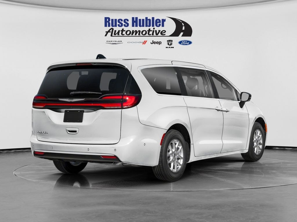 Used 2026 Chrysler Pacifica Select Minivan/Van