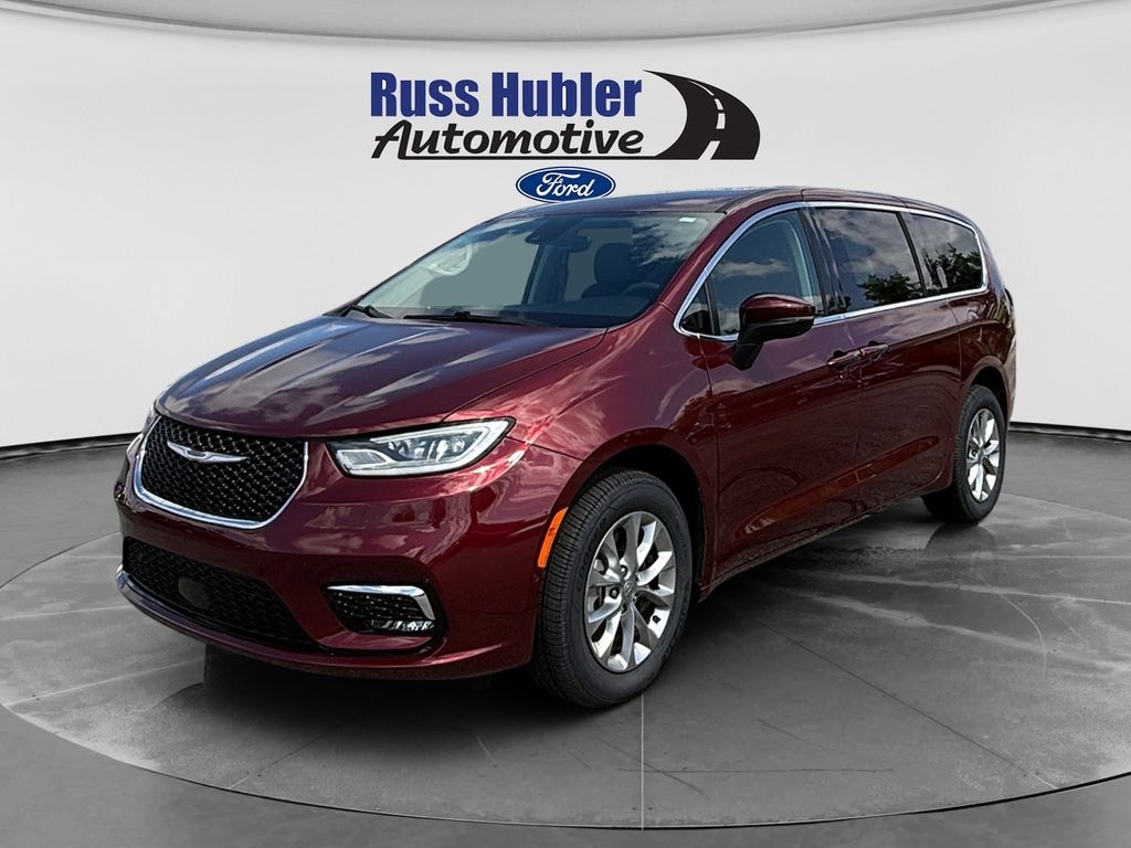 Used 2023 Chrysler Pacifica Touring L Minivan/Van