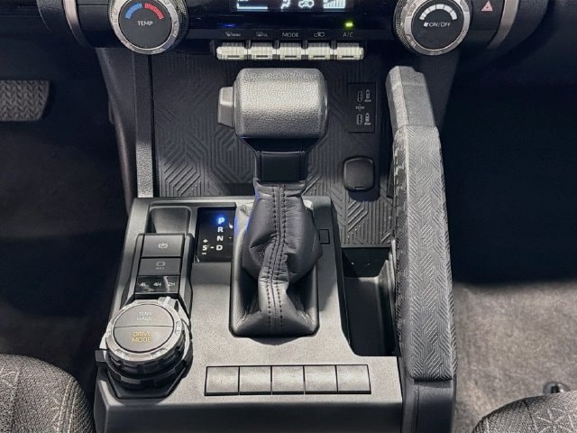 2025 Toyota 4Runner SR5 - Photo 15