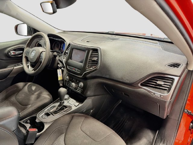 2021 Jeep Cherokee Latitude - Photo 24