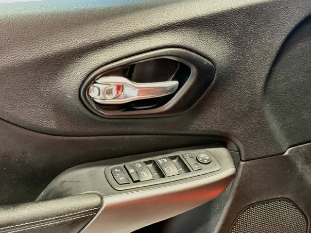2021 Jeep Cherokee Latitude - Photo 16