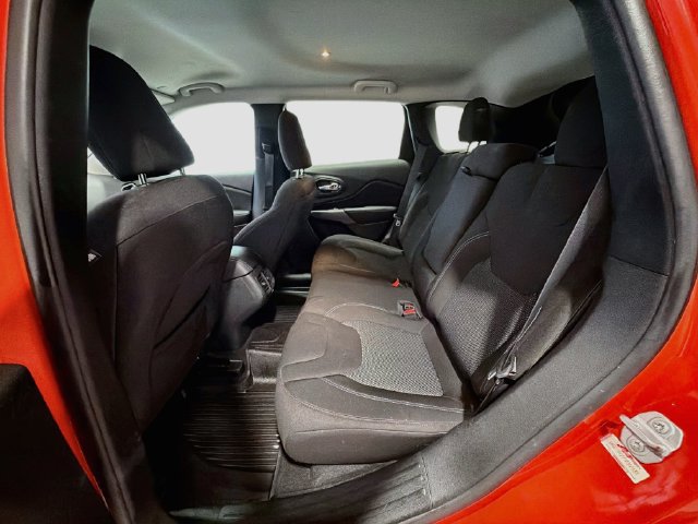 2021 Jeep Cherokee Latitude - Photo 20