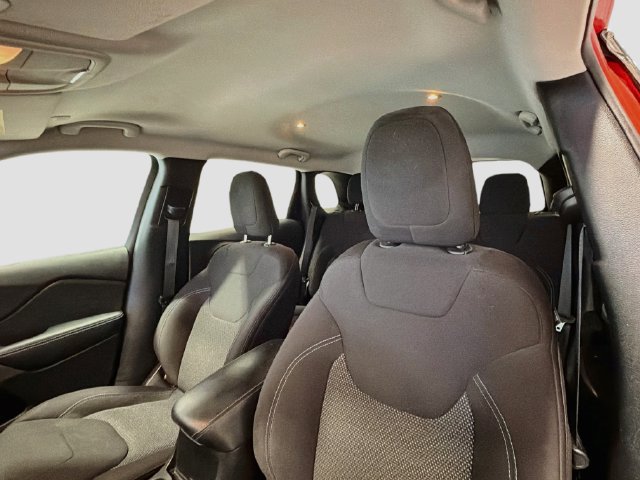 2021 Jeep Cherokee Latitude - Photo 18