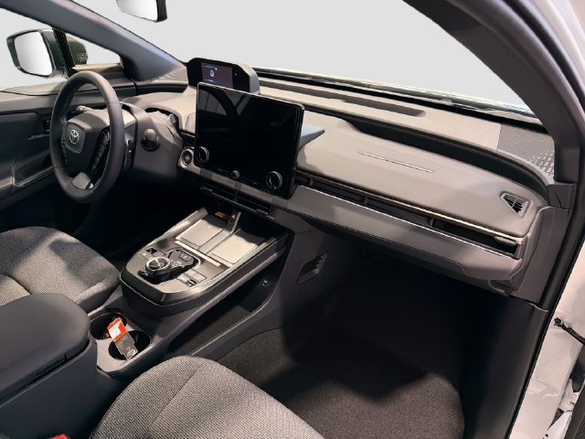 2026 Toyota bZ XLE - Photo 22