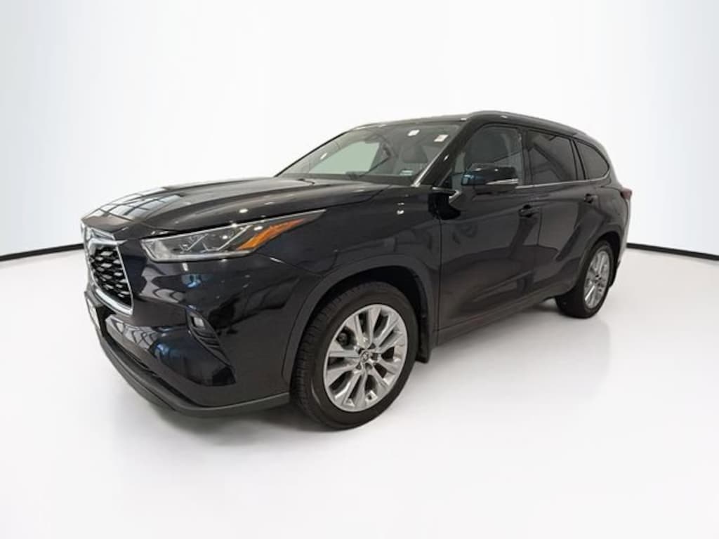 Used 2024 Toyota Highlander Limited SUV