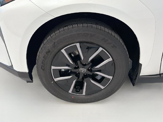 2026 Toyota bZ XLE - Photo 23
