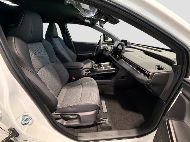 2026 Toyota bZ XLE - Photo 21