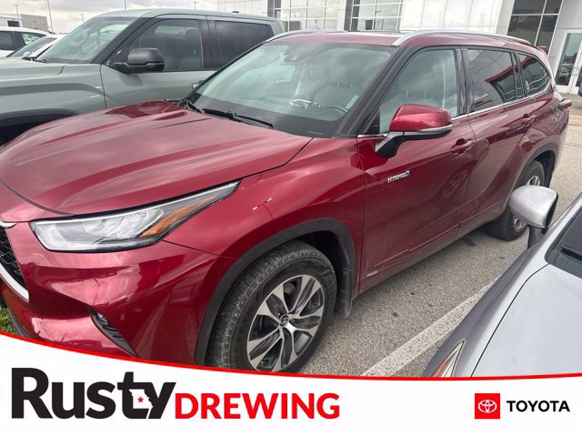 Used 2020 Toyota Highlander Hybrid XLE Sport Utility