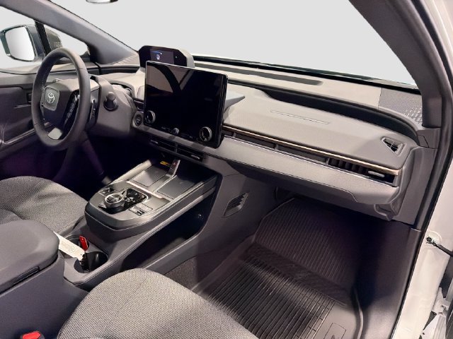 2026 Toyota bZ XLE - Photo 22