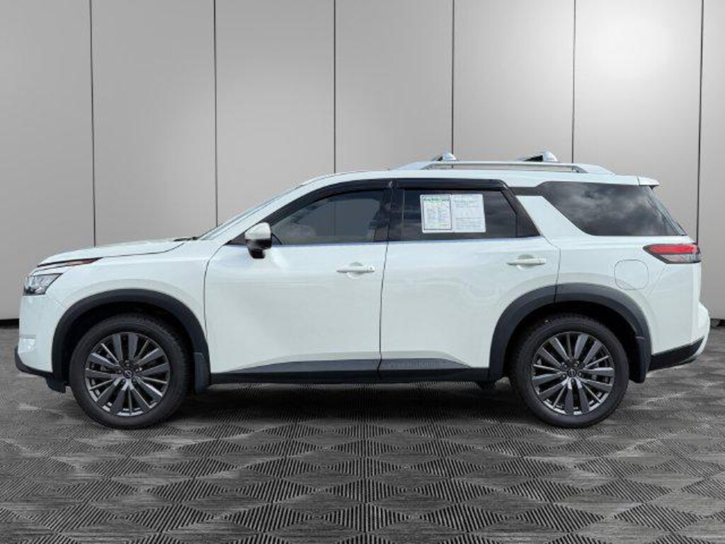 Used 2022 Nissan Pathfinder SL 2WD Sport Utility