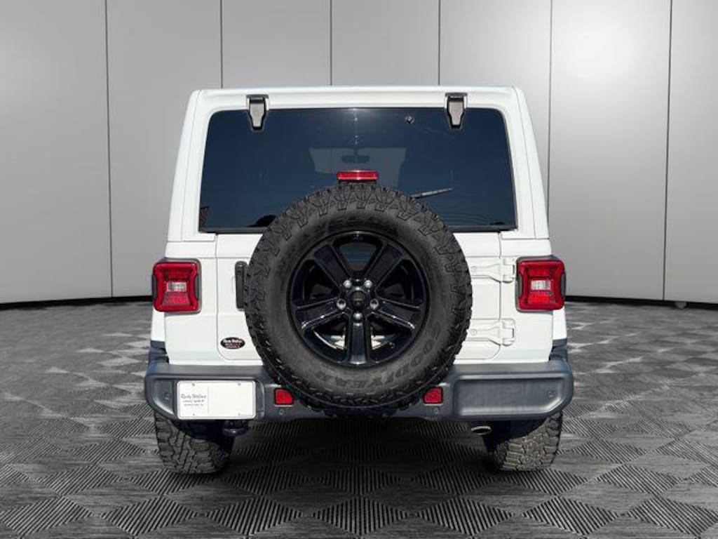 Used 2021 Jeep Wrangler Unlimited Sahara Altitude 4x4 Sport Utility