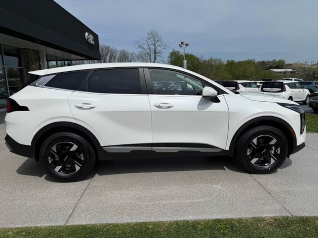 New 2026 Kia Sportage LX SUV