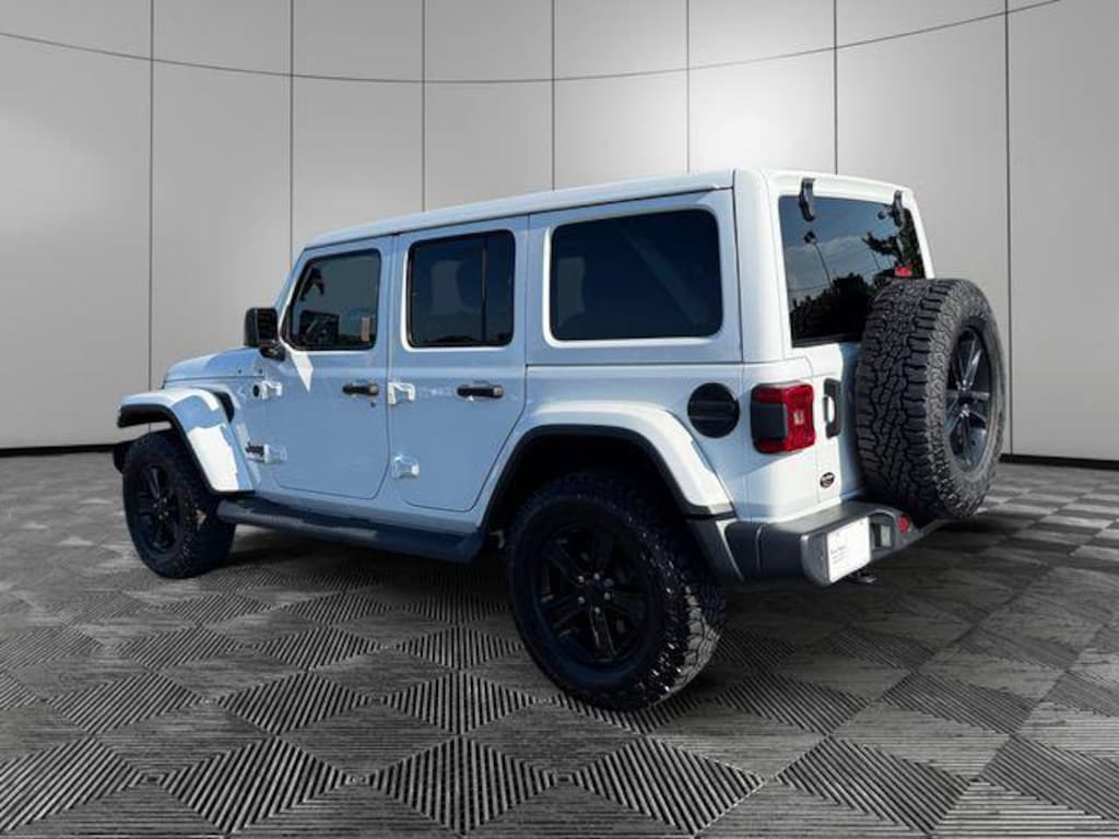 Used 2021 Jeep Wrangler Unlimited Sahara Altitude 4x4 Sport Utility