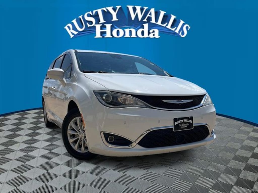 Used 2020 Chrysler Pacifica Touring Minivan/Van