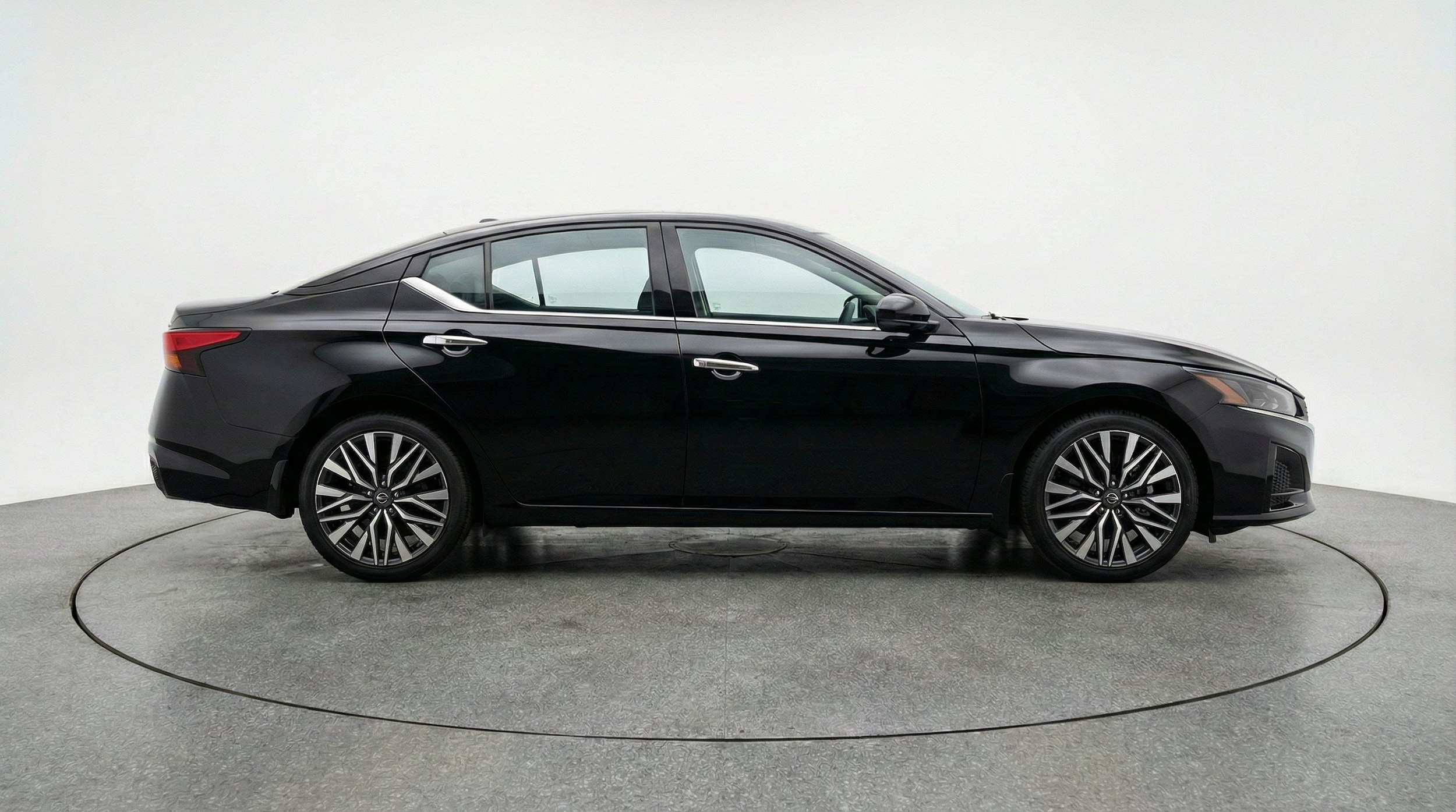 Thumbnail: 2025 Nissan Altima - 10