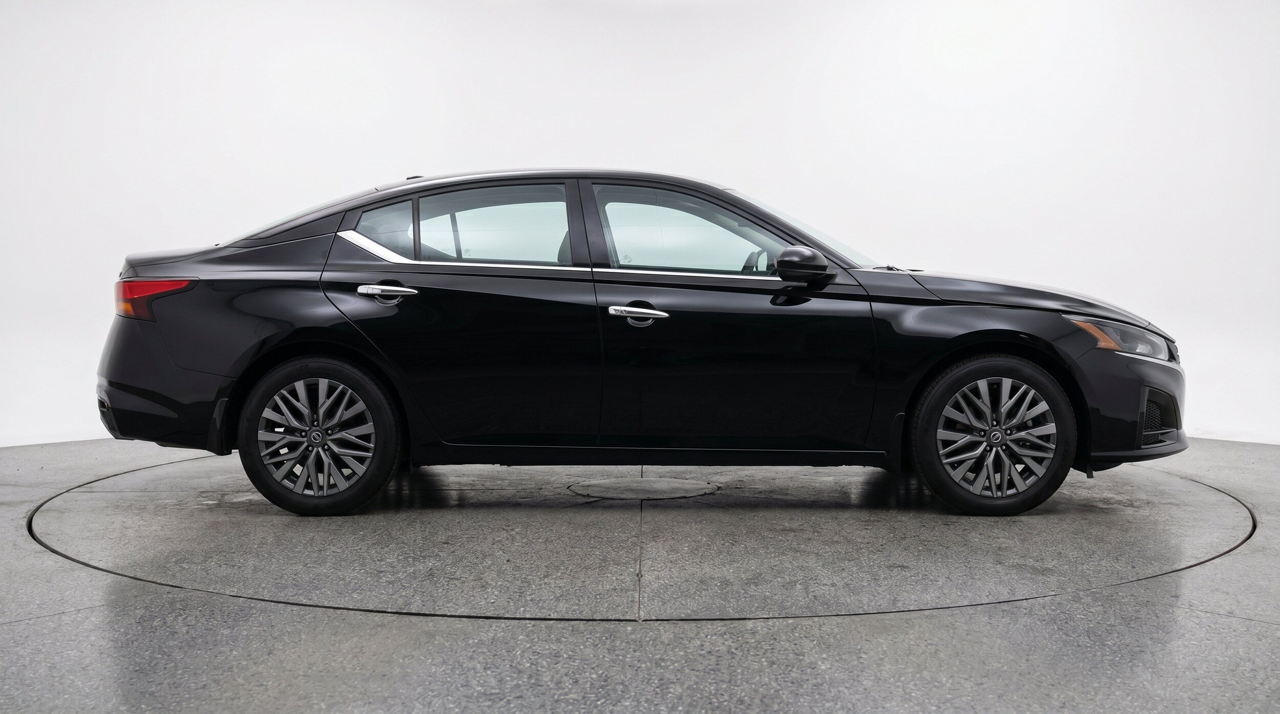 Thumbnail: 2025 Nissan Altima - 10