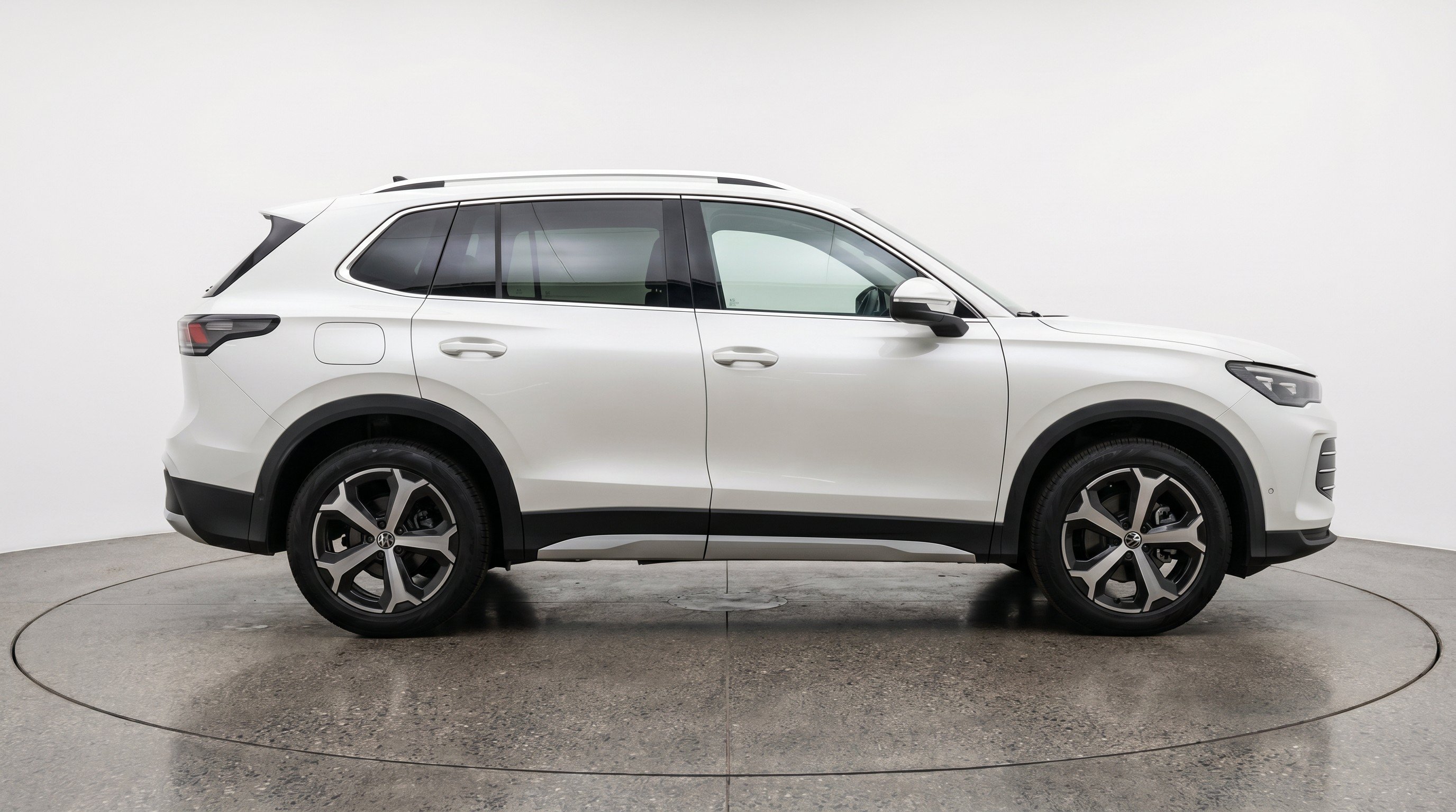 Thumbnail: 2026 Volkswagen Tiguan - 10