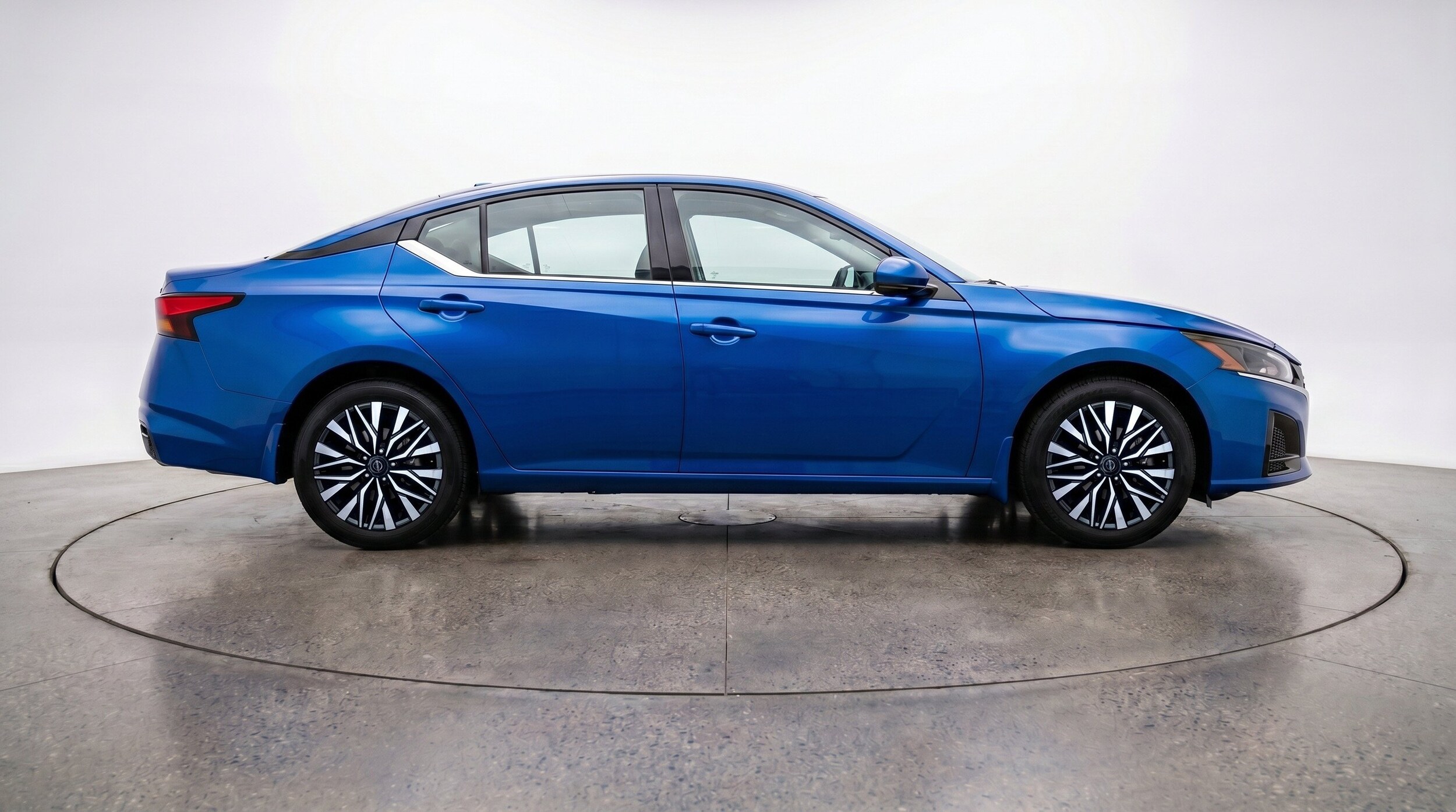 Thumbnail: 2025 Nissan Altima - 10