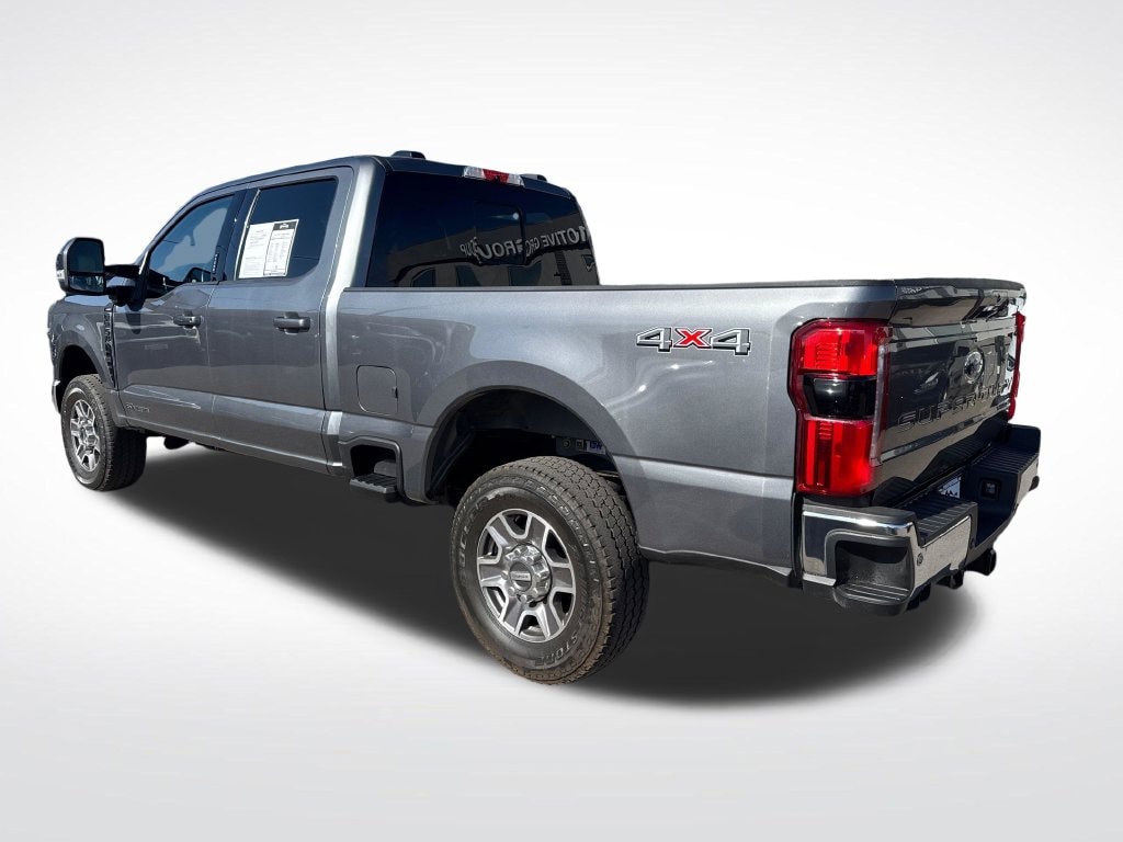 Used 2024 Ford F-250SD Lariat Truck
