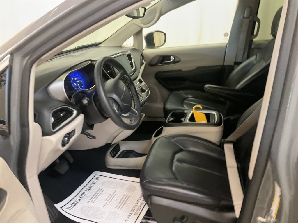 Certified 2023 Chrysler Pacifica Touring L Minivan/Van