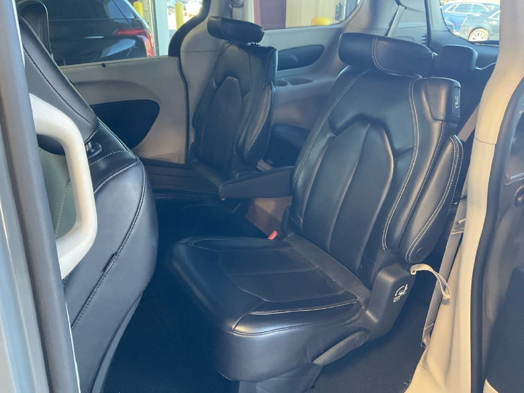Certified 2023 Chrysler Pacifica Touring L Minivan/Van