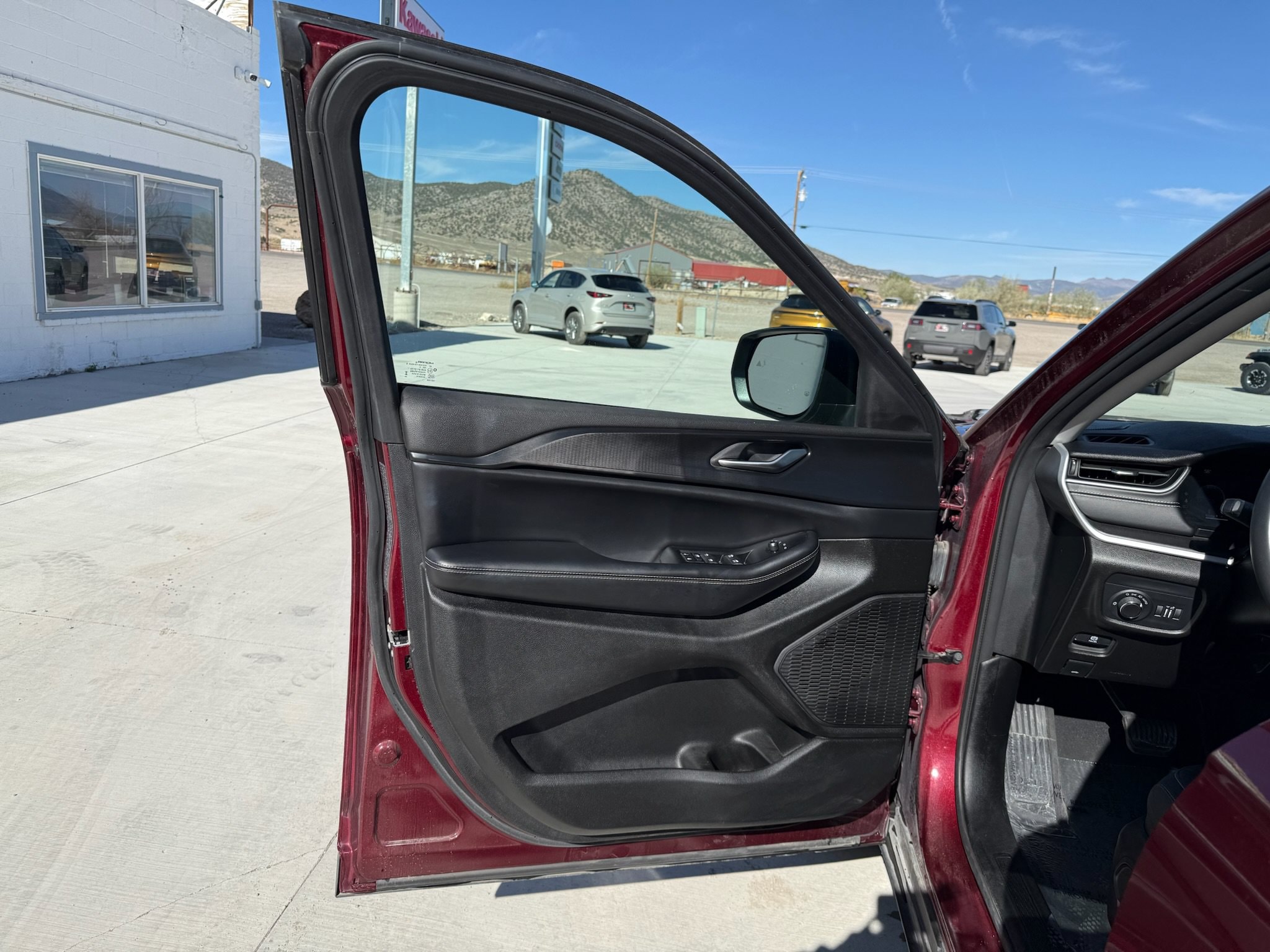 2023 Jeep Grand Cherokee Laredo - Photo 13