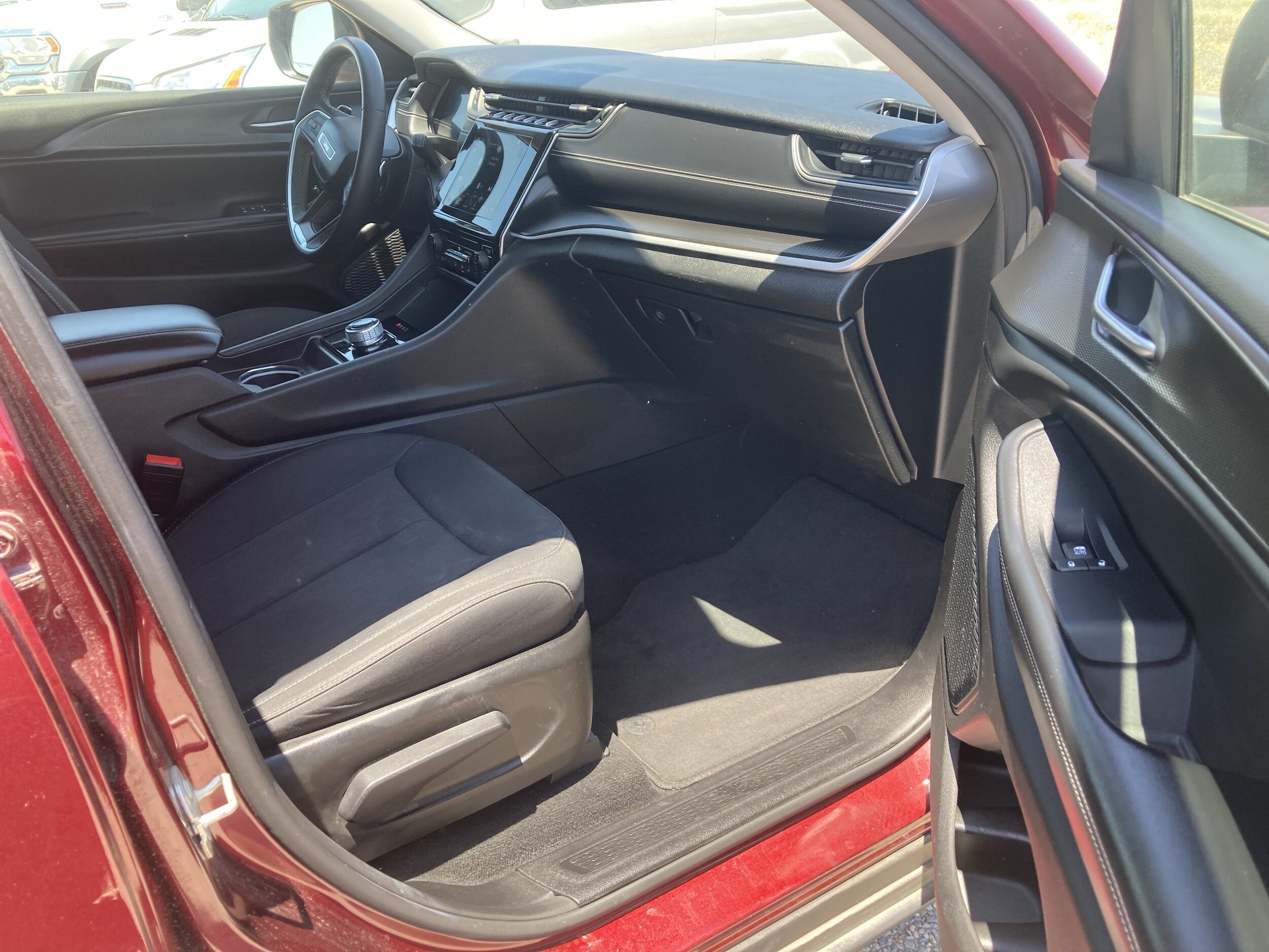 2023 Jeep Grand Cherokee Laredo - Photo 13