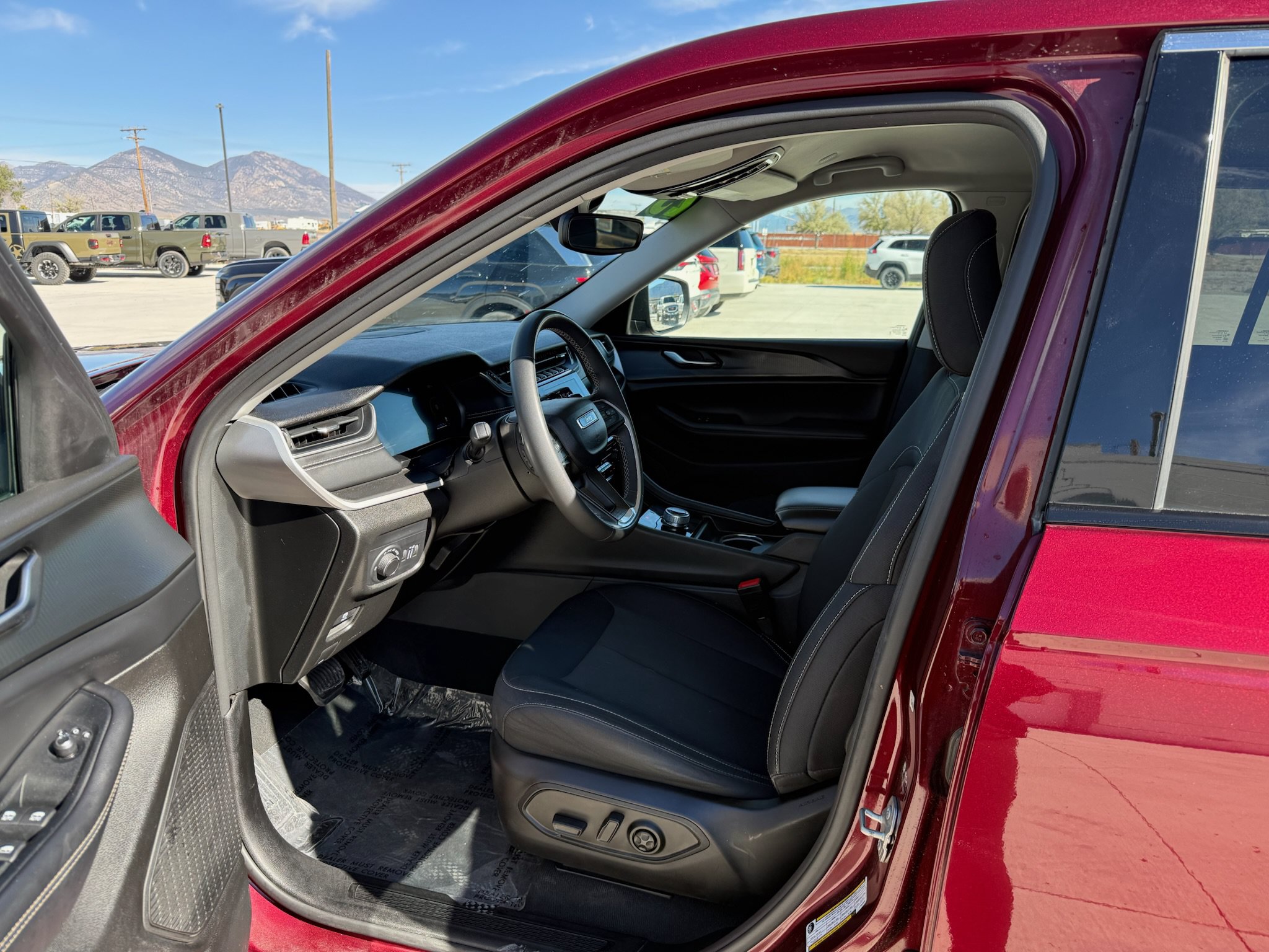 2023 Jeep Grand Cherokee Laredo - Photo 10
